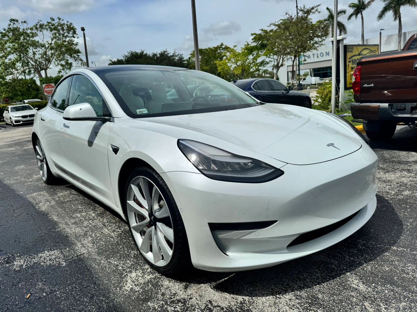tesla model 3 2019 5YJ3E1EB2KF393762 image